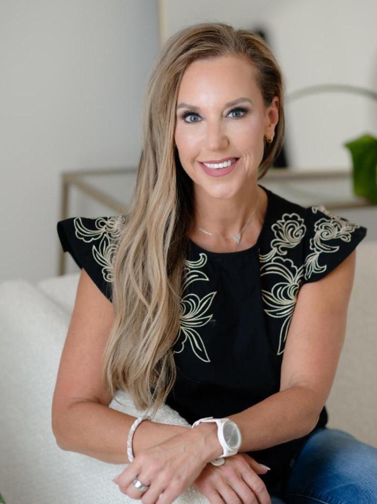 Jennifer Holland Profile Image