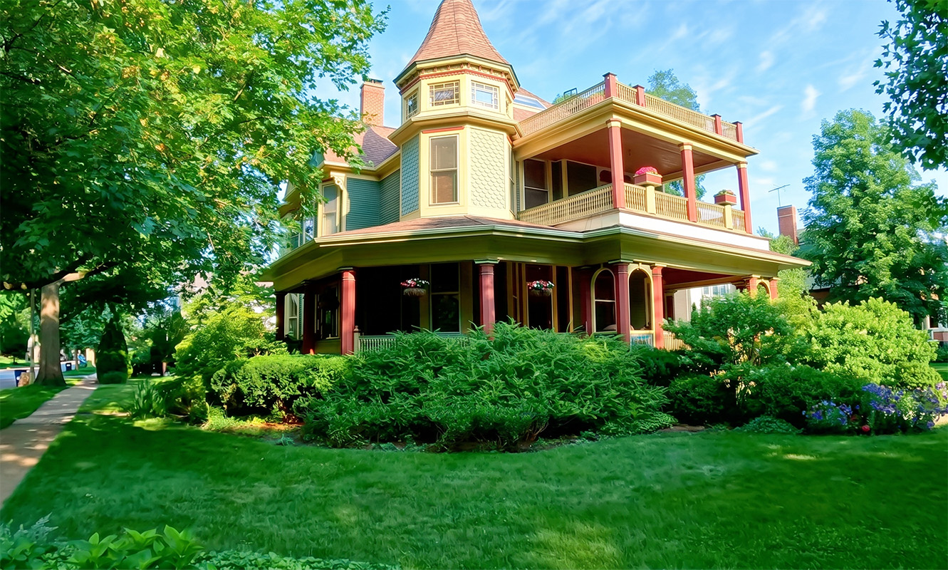Historic Frank Lloyd Wright-era home for sale in Oak Park, IL
