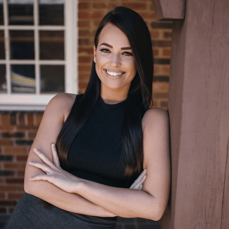 Kari Uzelac Profile Photo