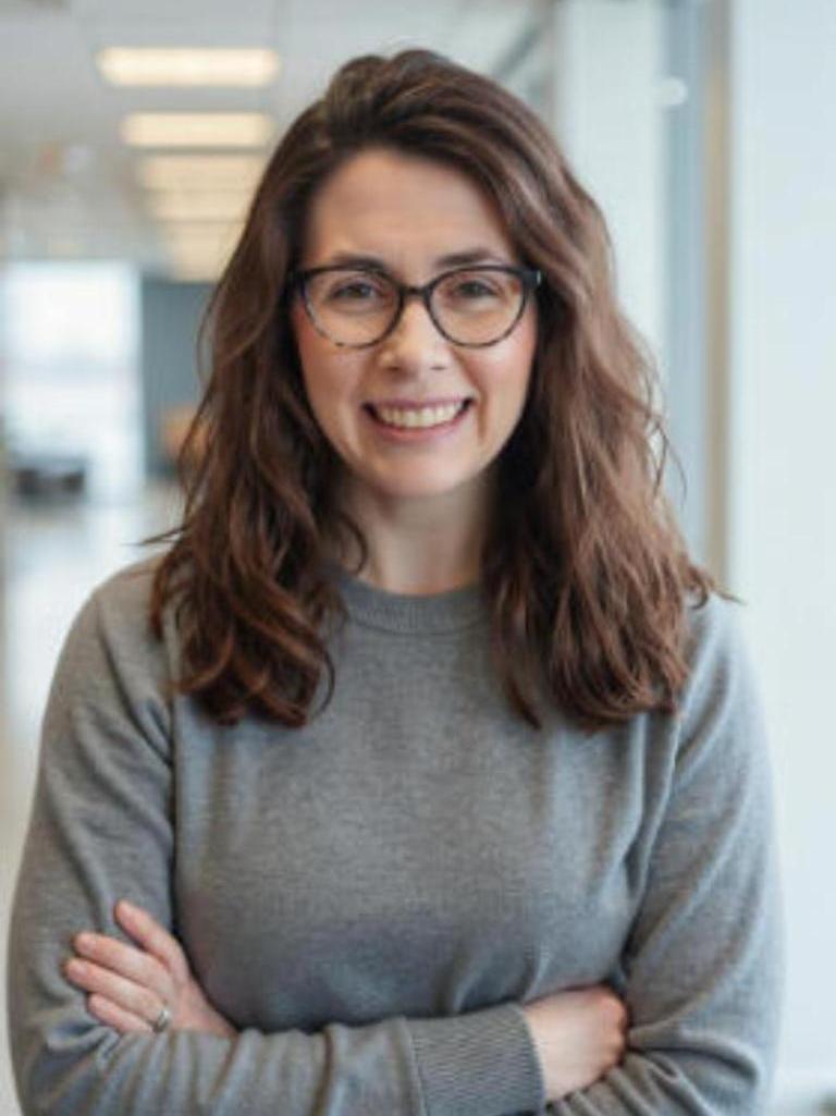 MEET Sarah Short Image