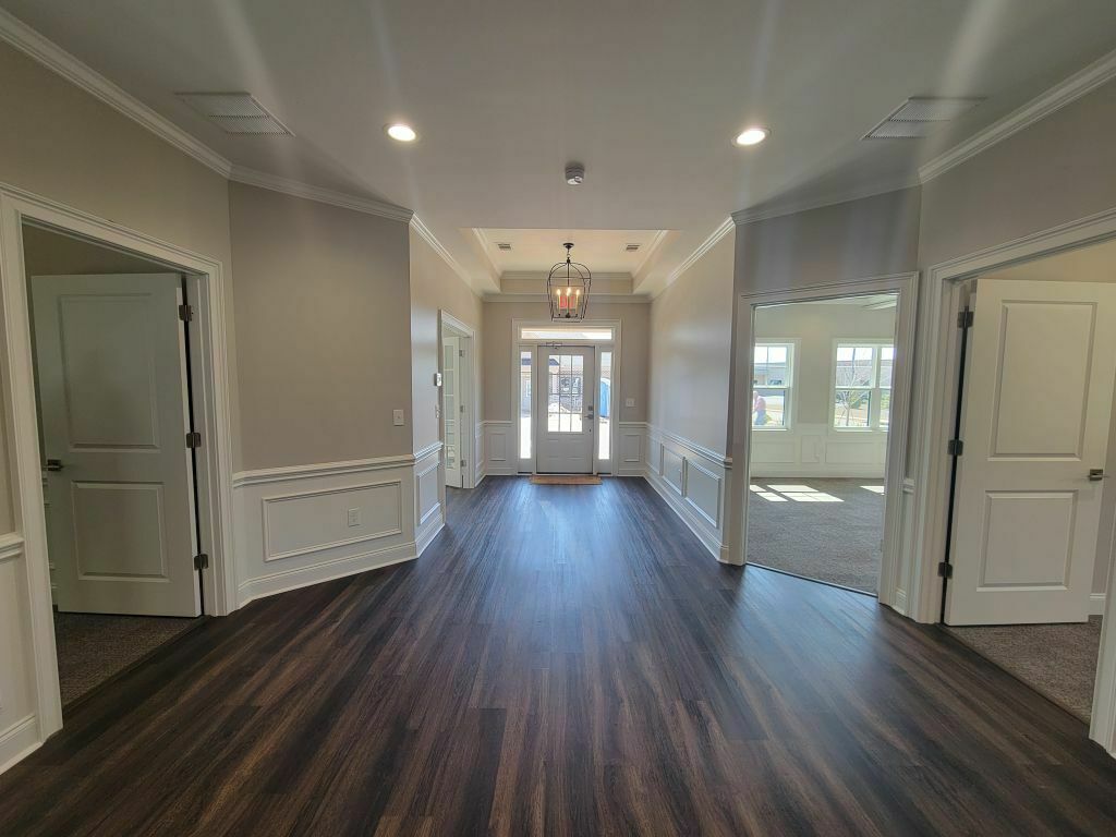 1060 Garland Drive, Building 500 Property Photo 4
