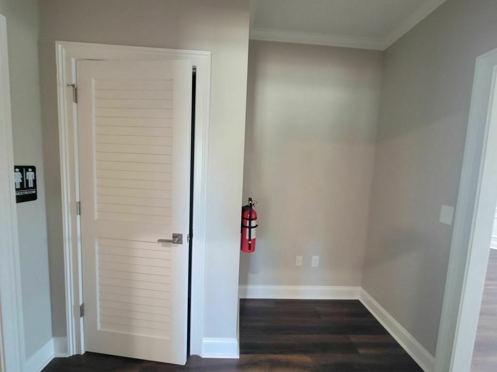 1060 Garland Drive, Building 500 Property Photo 15