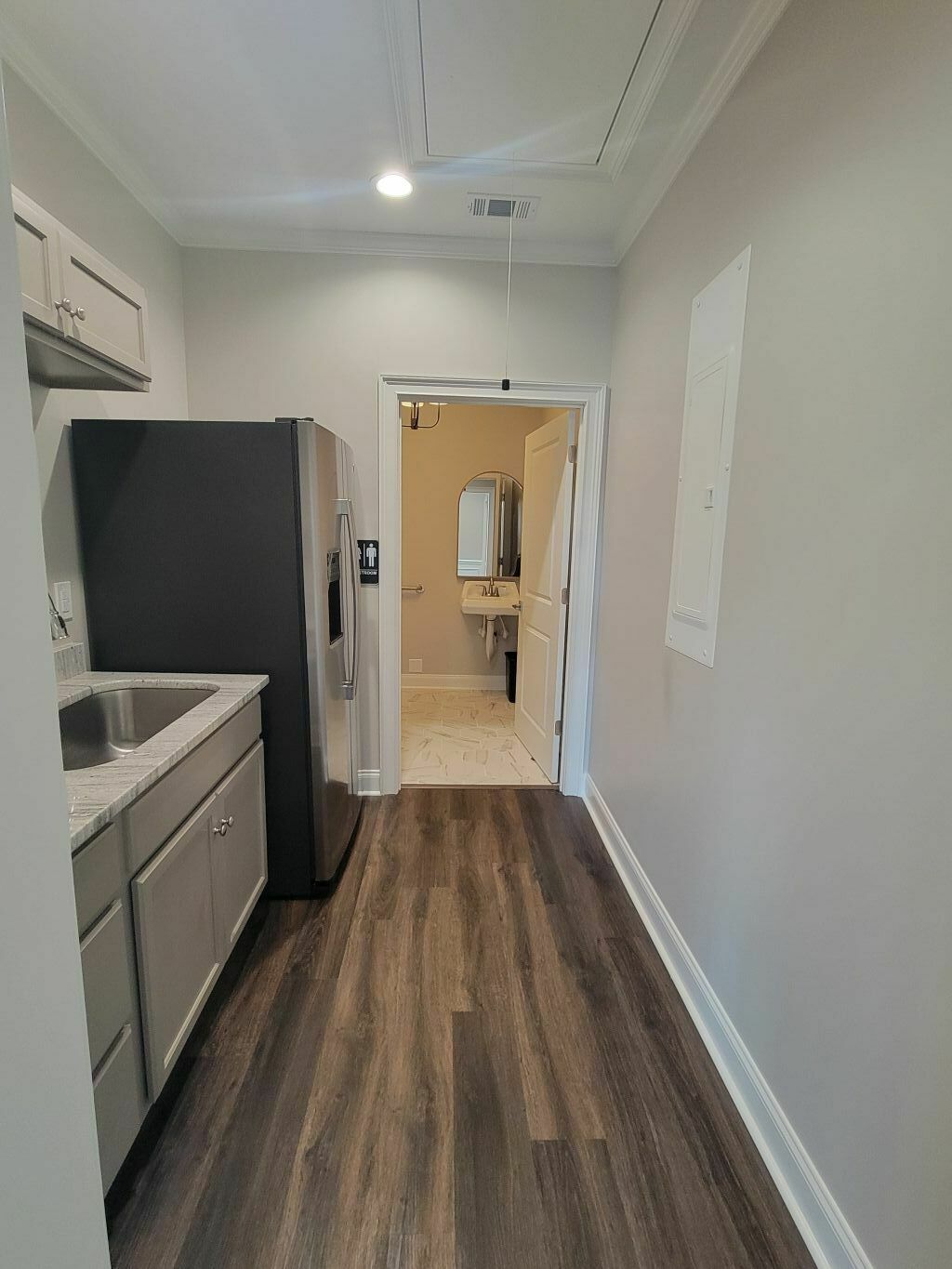 1060 Garland Drive, Building 500 Property Photo 13