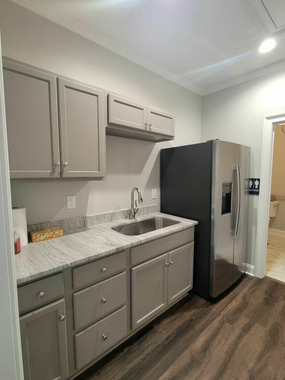 1060 Garland Drive, Building 500 Property Photo 14