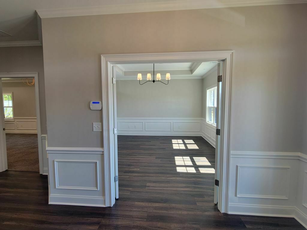 1060 Garland Drive, Building 500 Property Photo 5