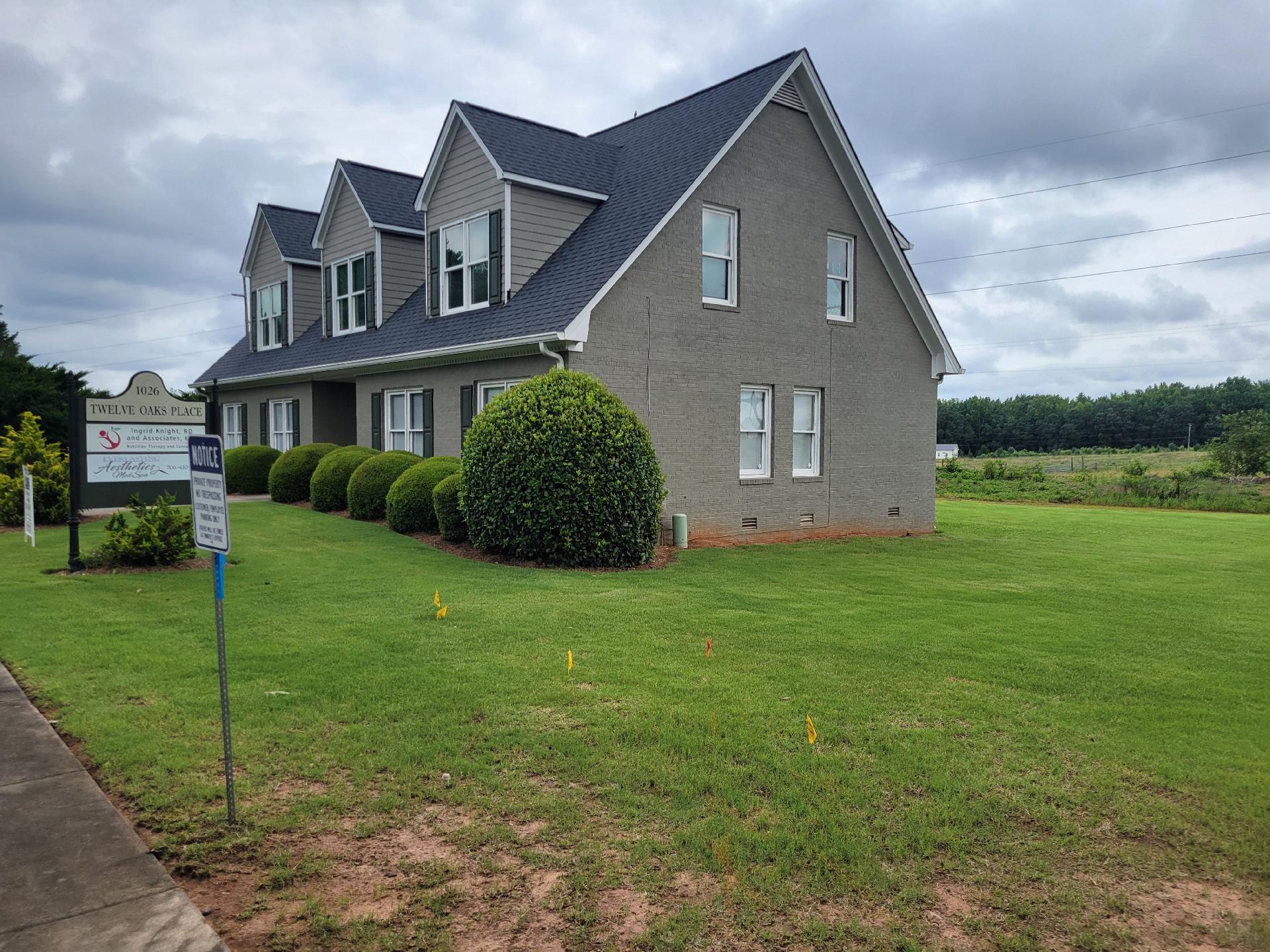 1026 12 Oaks Drive Property Photo 5