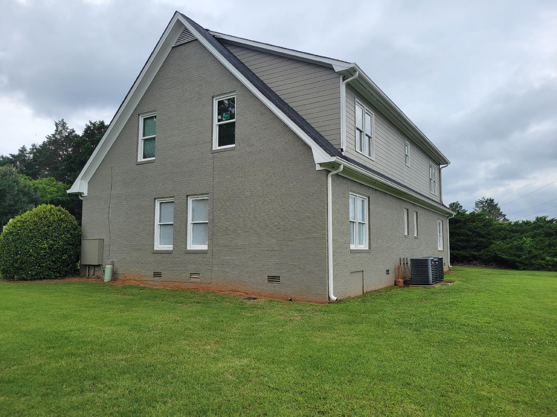 1026 12 Oaks Drive Property Photo 4
