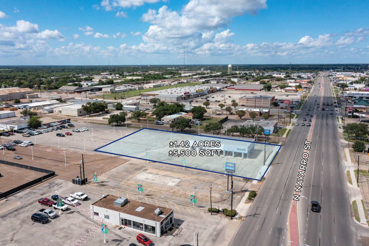 3407Navarro Property Photo 1