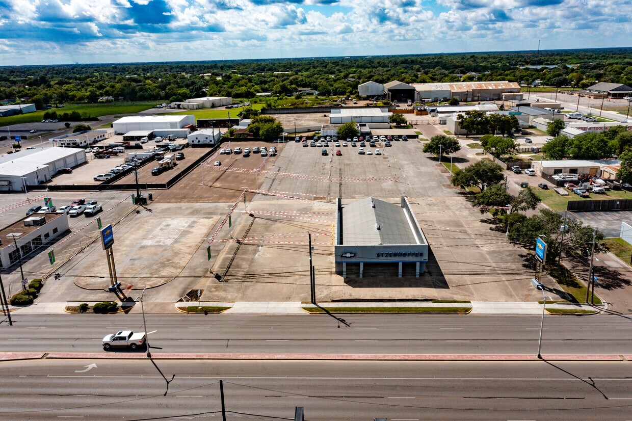 3407Navarro Property Photo 4