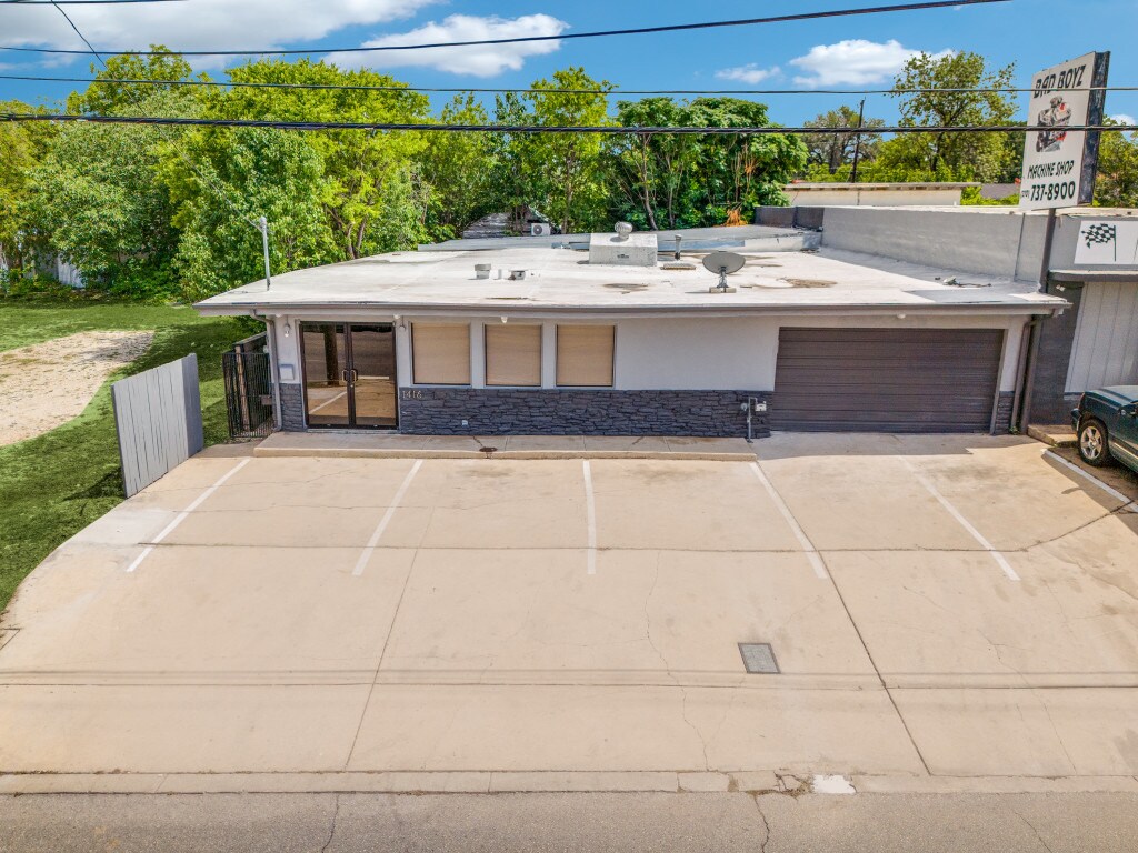 1416 W Hildebrand Ave Property Photo 1