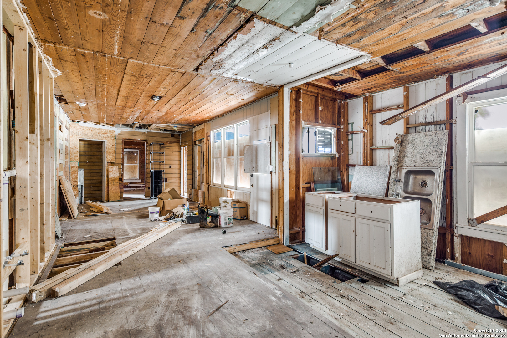 108 Beatrice Ave Property Photo 4