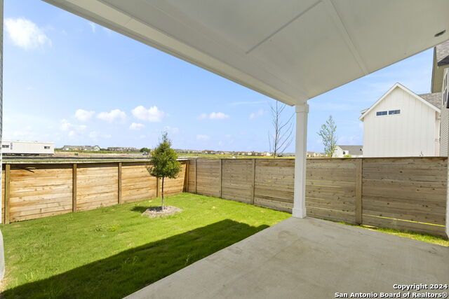 409 Constance Dr Property Photo 4