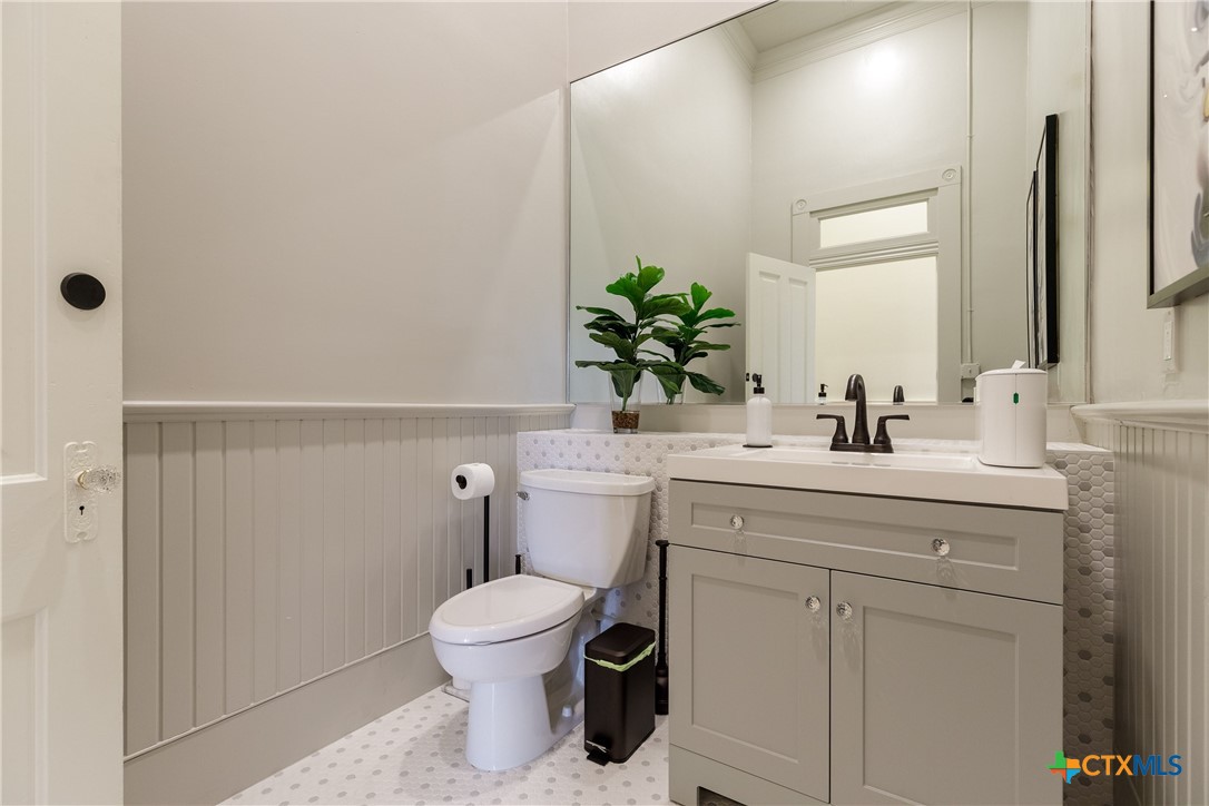 207 E Constitution Street 1 Property Photo 32