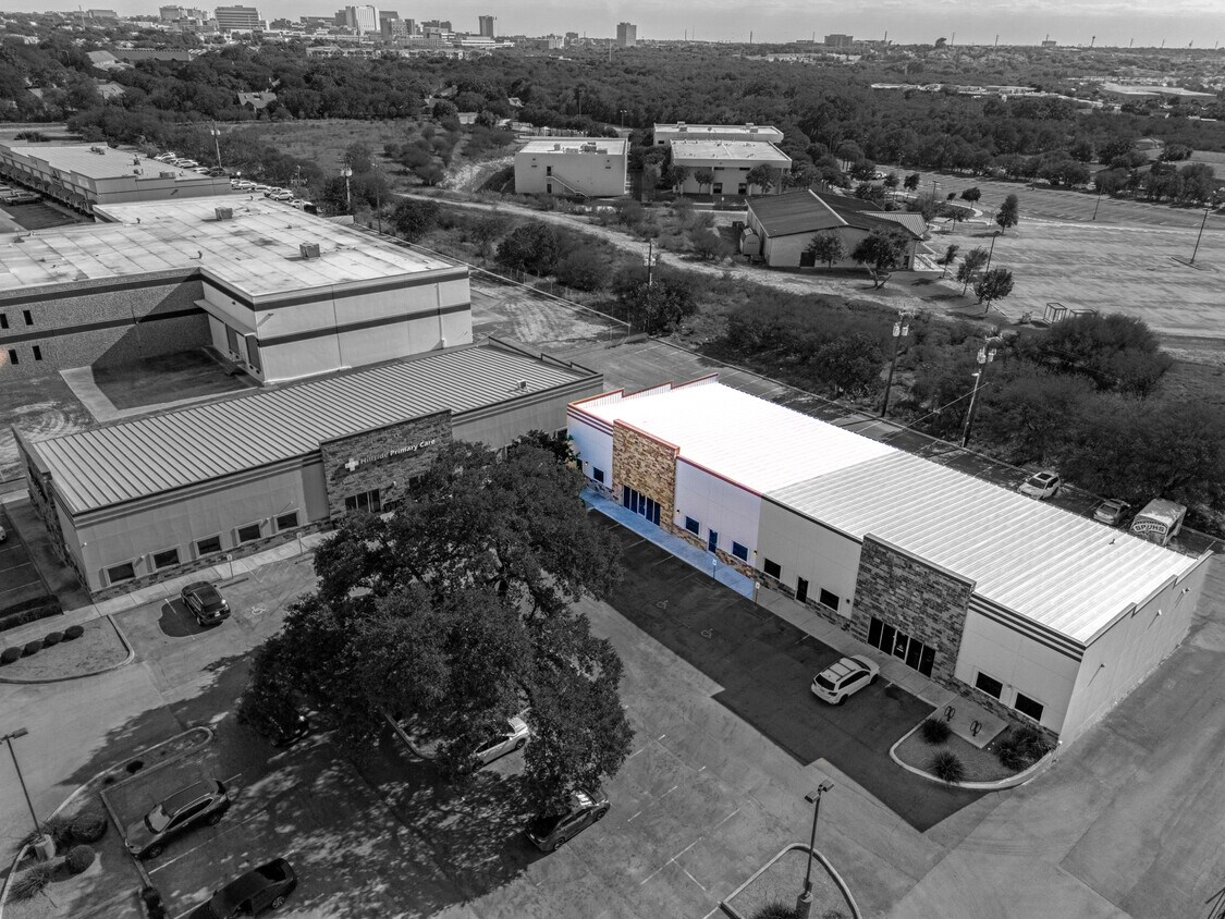 4926 Golden Quail Bldg 2, 202 Property Photo 1