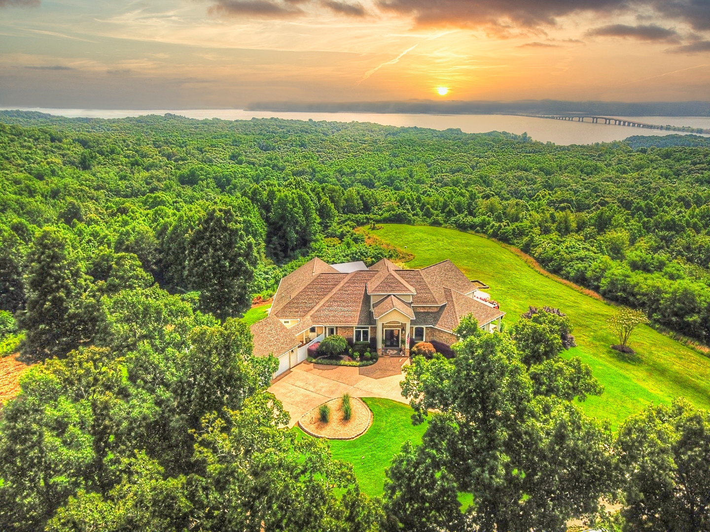 Murray Real Estate Lifestyle Photo 05
