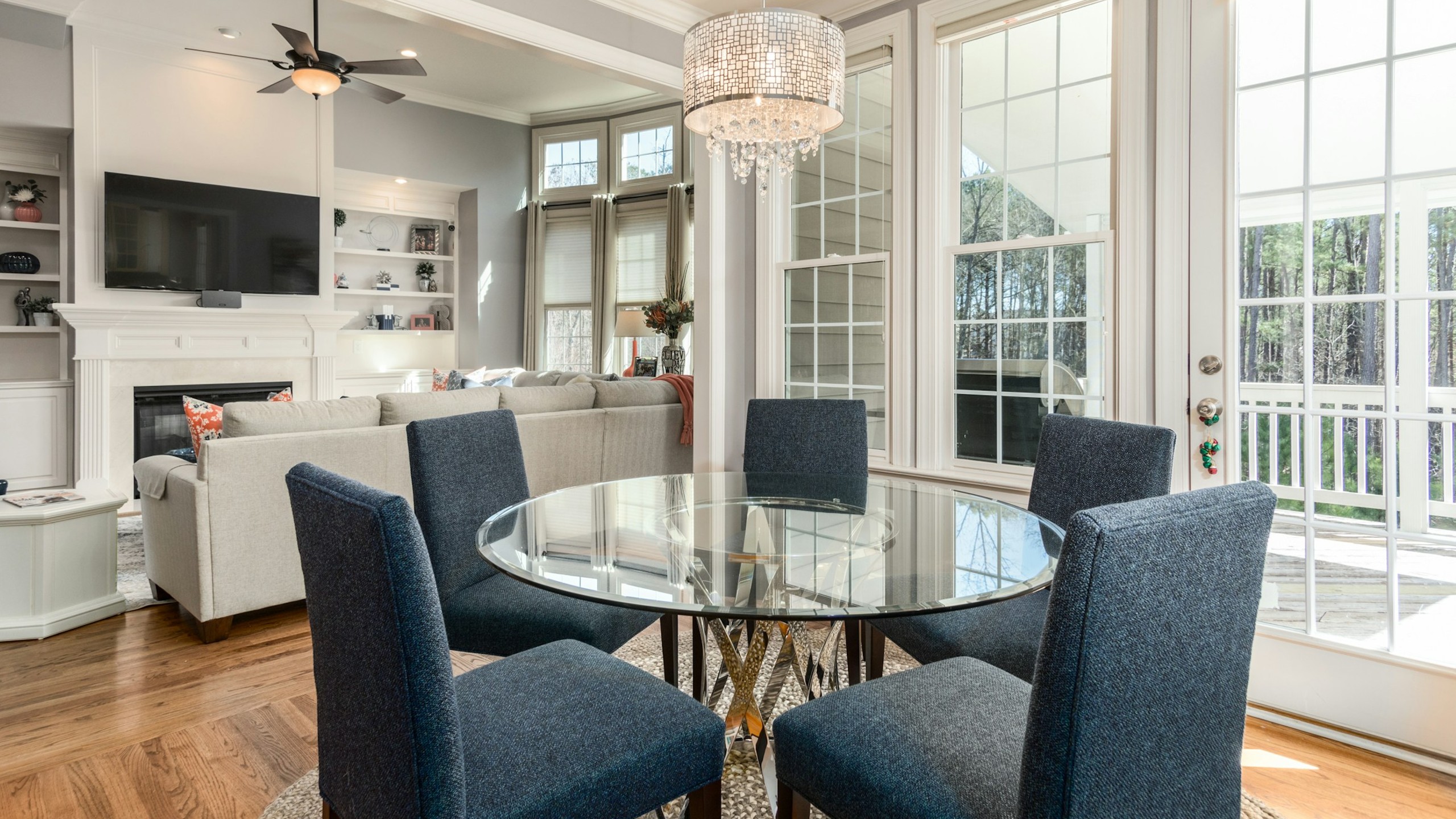 What is my home worth? Background Image