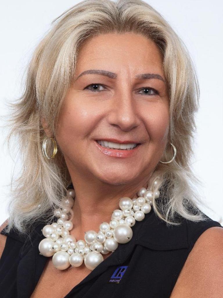 Renata Janus PA Profile Photo