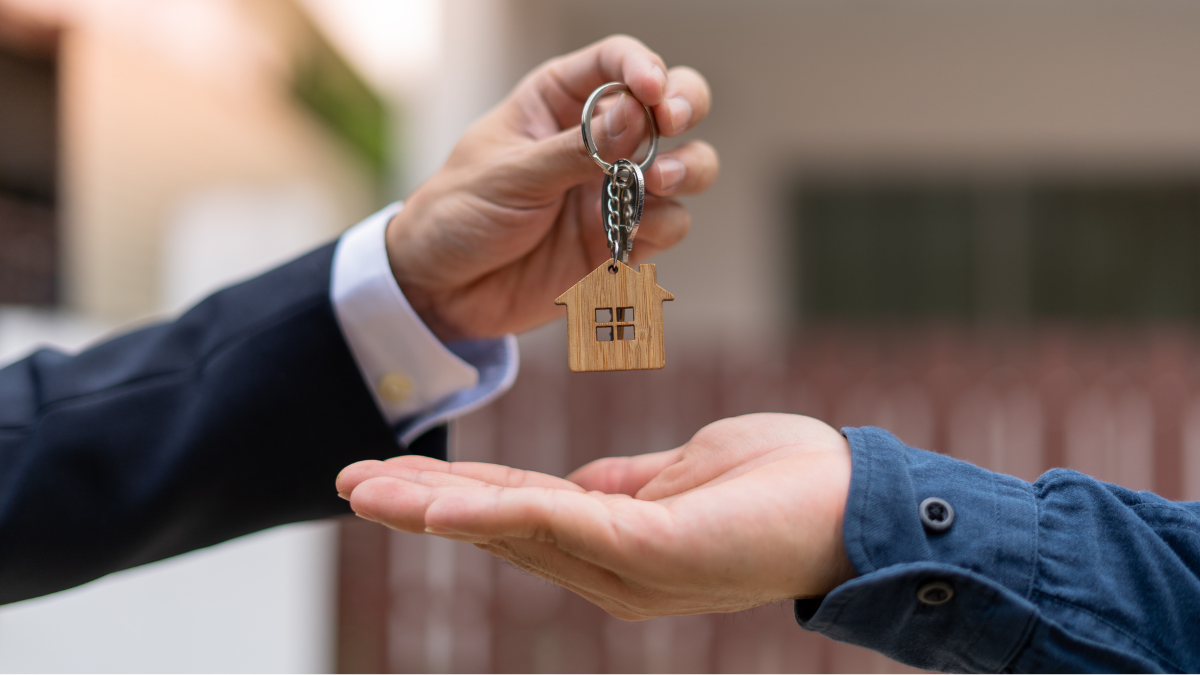 Handing over keys to a new house