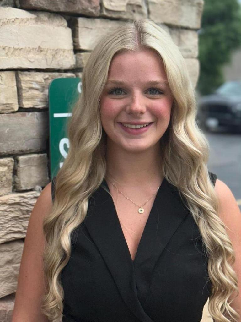 Samantha Anderson Profile Image