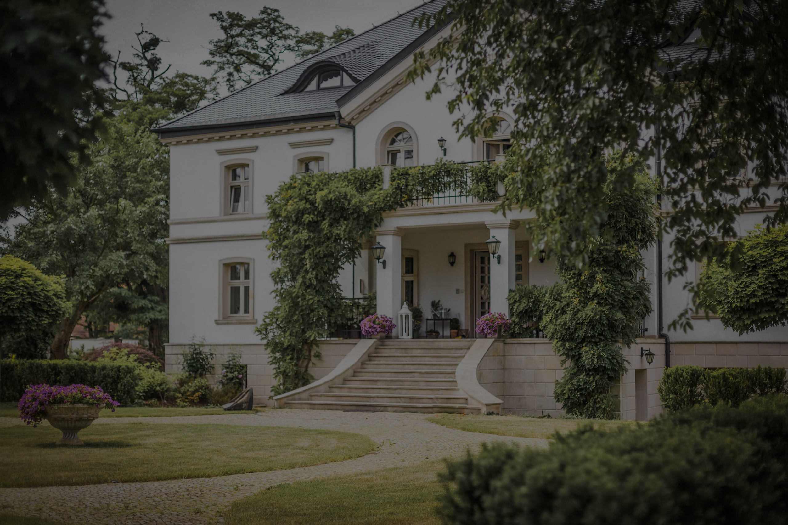 Oakville Real Estate Lifestyle Photo 01