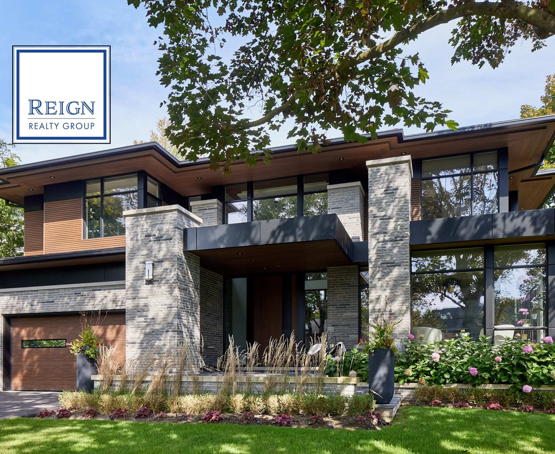 MISSISSAUGA Real Estate Lifestyle Photo 01
