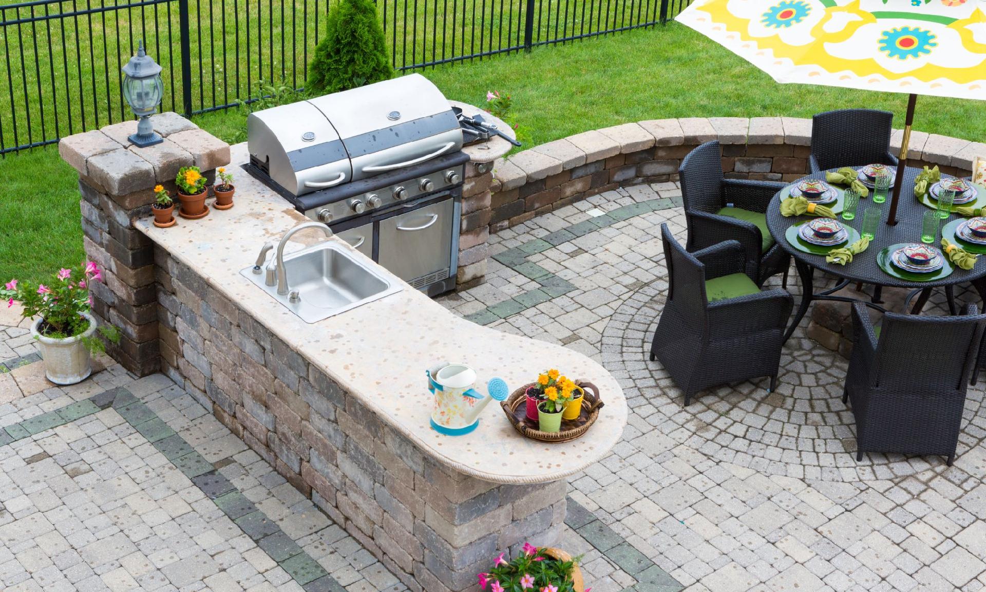 Sizzling Outdoor Kitchens Main Photo