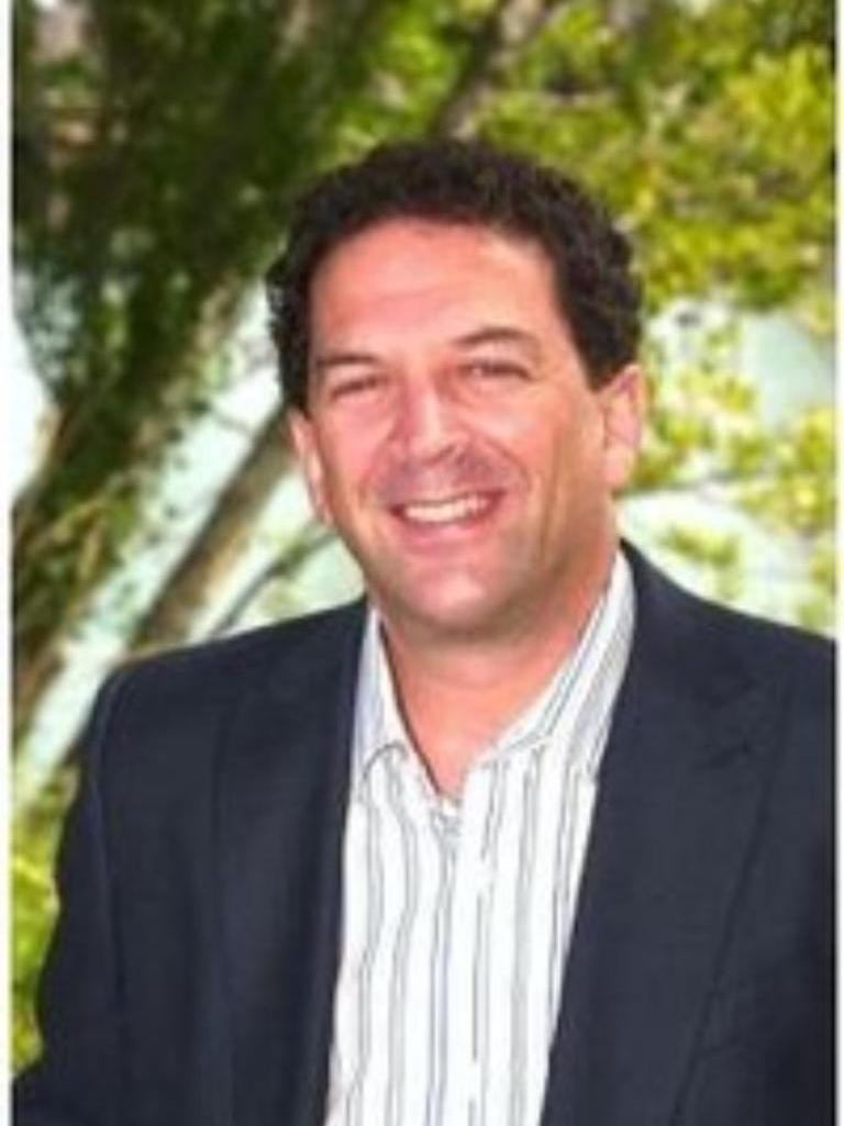 Arnold Shuchat