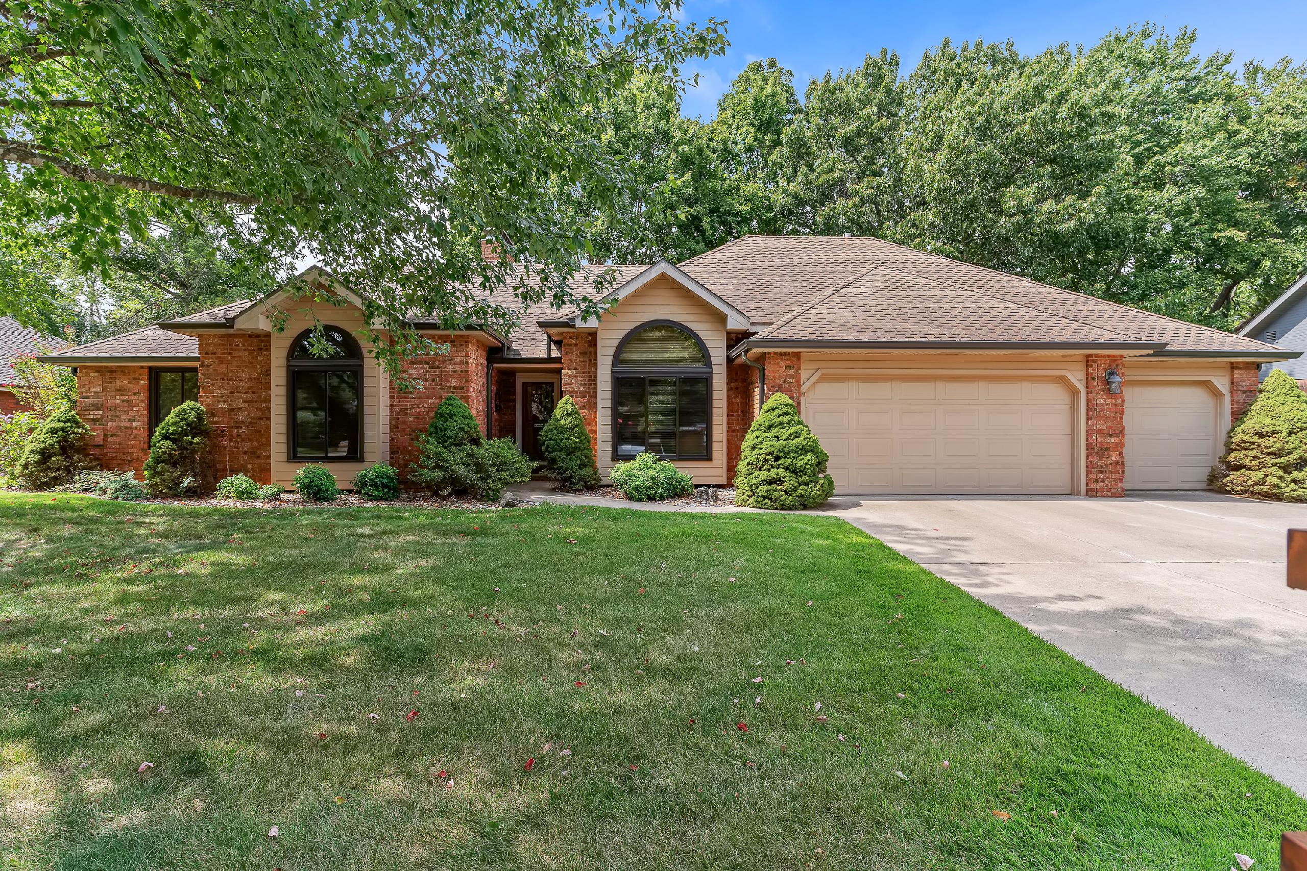 Springfield Real Estate Lifestyle Photo 01