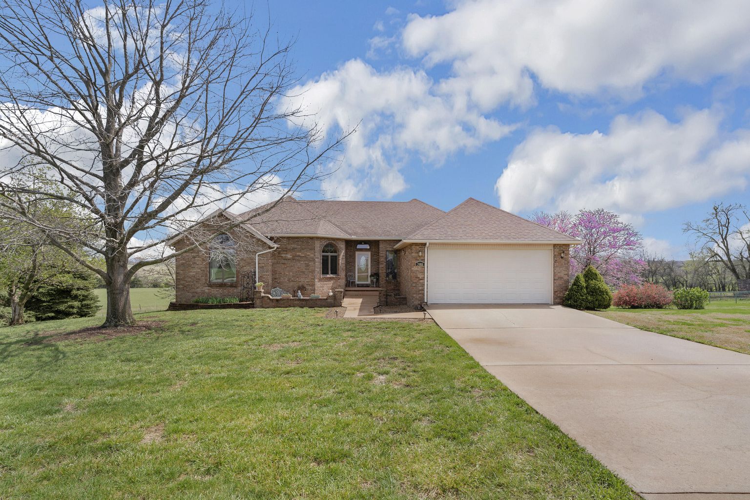Springfield Real Estate Lifestyle Photo 06