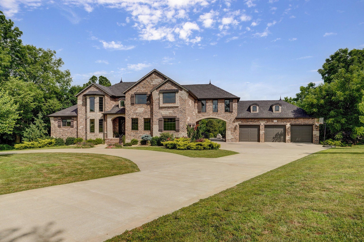 Springfield Real Estate Lifestyle Photo 03
