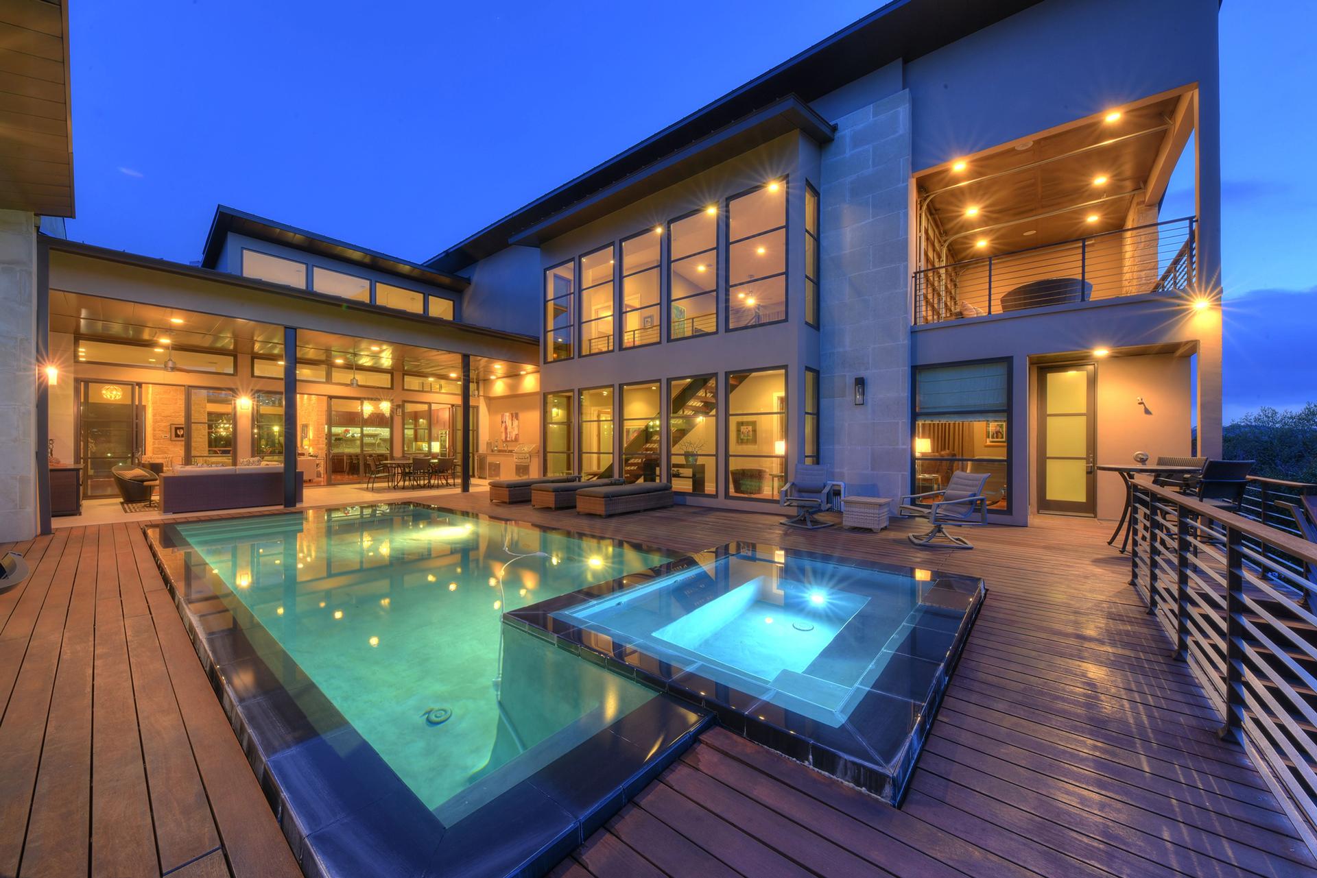 Global Luxury: Prestige and Expertise Main Photo