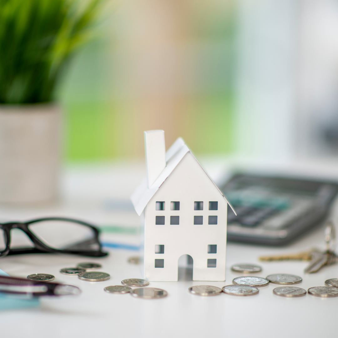 Expert Forecasts on Mortgage Rates Main Photo