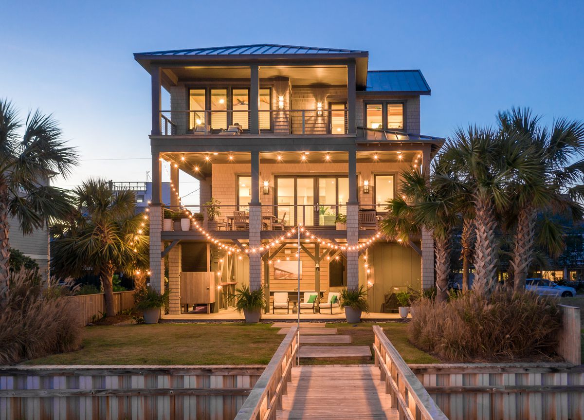 Bigger is better: Square footage is the No. 1 amenity for luxury buyers Main Photo