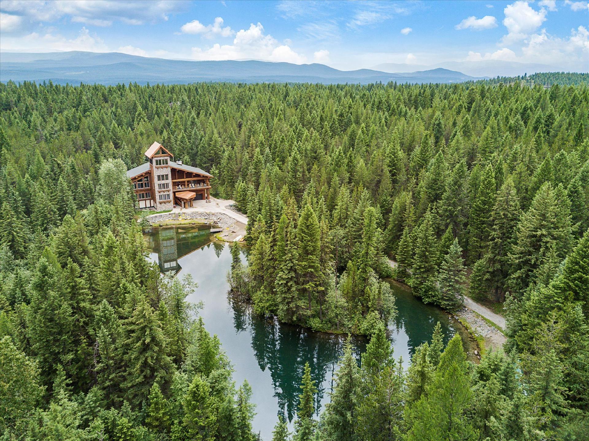 REAL ESTATE ROUNDUP: SPRINGTIME FISHING HOMES Main Photo