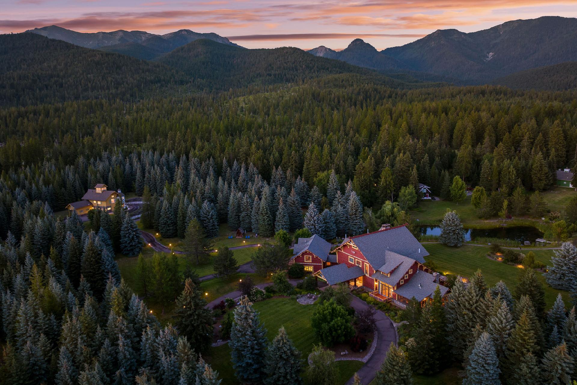 REAL ESTATE ROUNDUP: TRAILS, PEAKS, AND PRESTIGIOUS RETREATS Picture