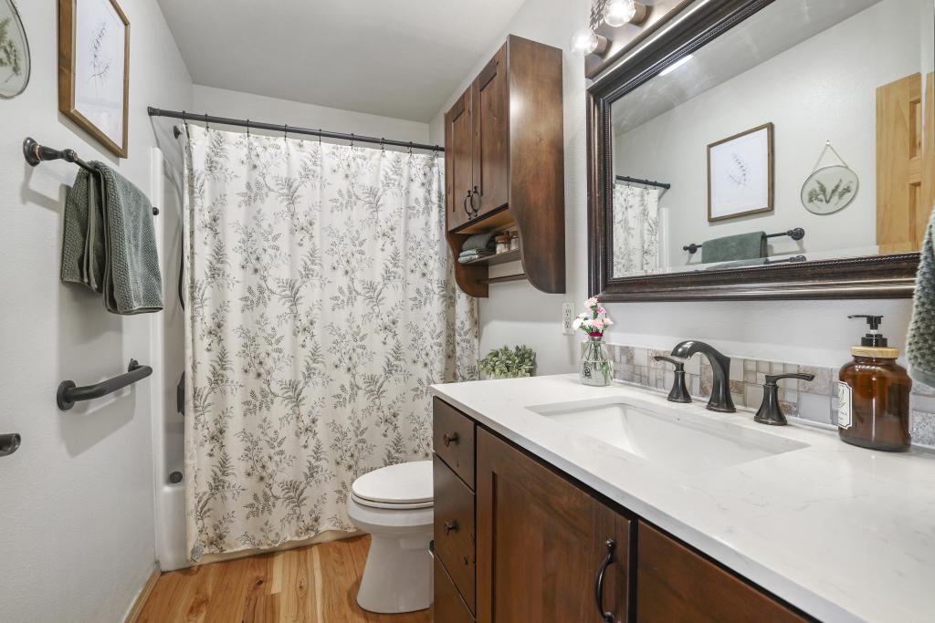 2097 E 2500 N Property Photo 18