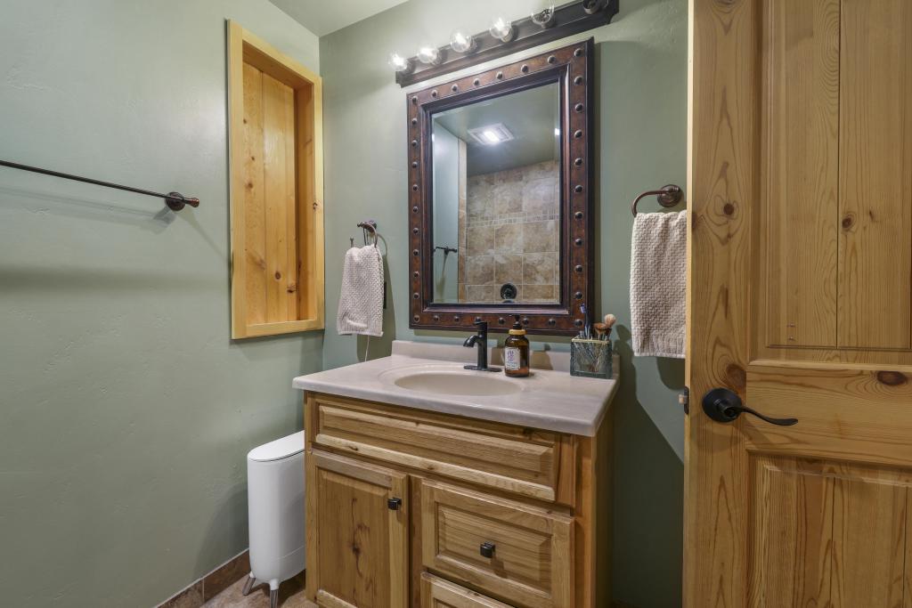 2097 E 2500 N Property Photo 32