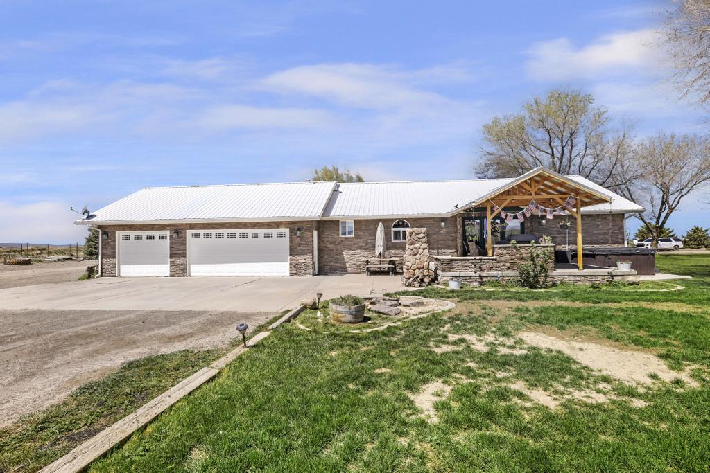 2097 E 2500 N Property Photo 37